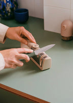 Kitchenware Studio - Afilador De Cuchillos Y Tijeras De Cocina - Arena