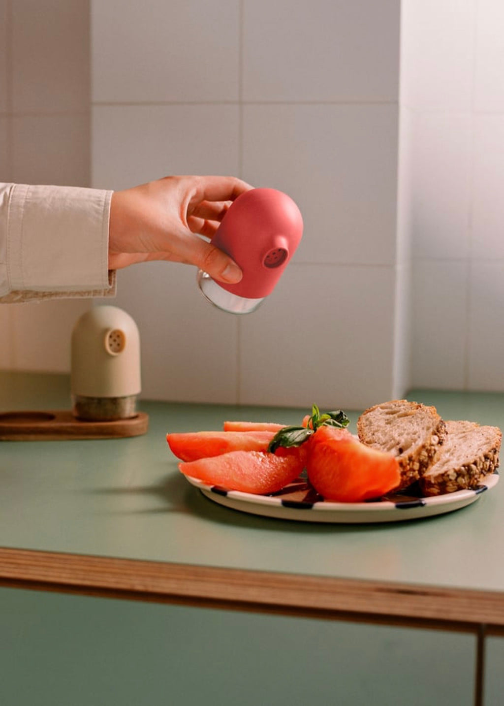 Kitchenware Studio - Salero Y Pimentero Con Base - Terracota