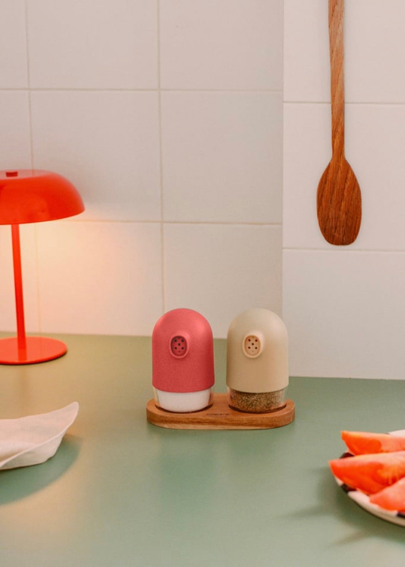 Kitchenware Studio - Salero Y Pimentero Con Base - Terracota