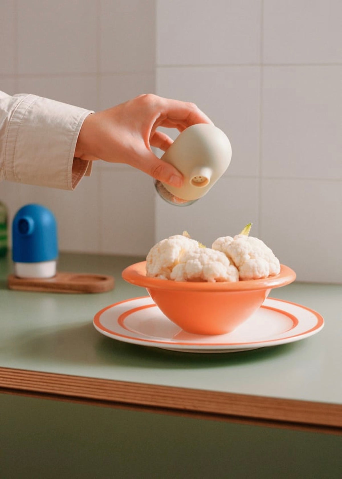 Kitchenware Studio - Salt and Pepper Shakers with Base - Sage