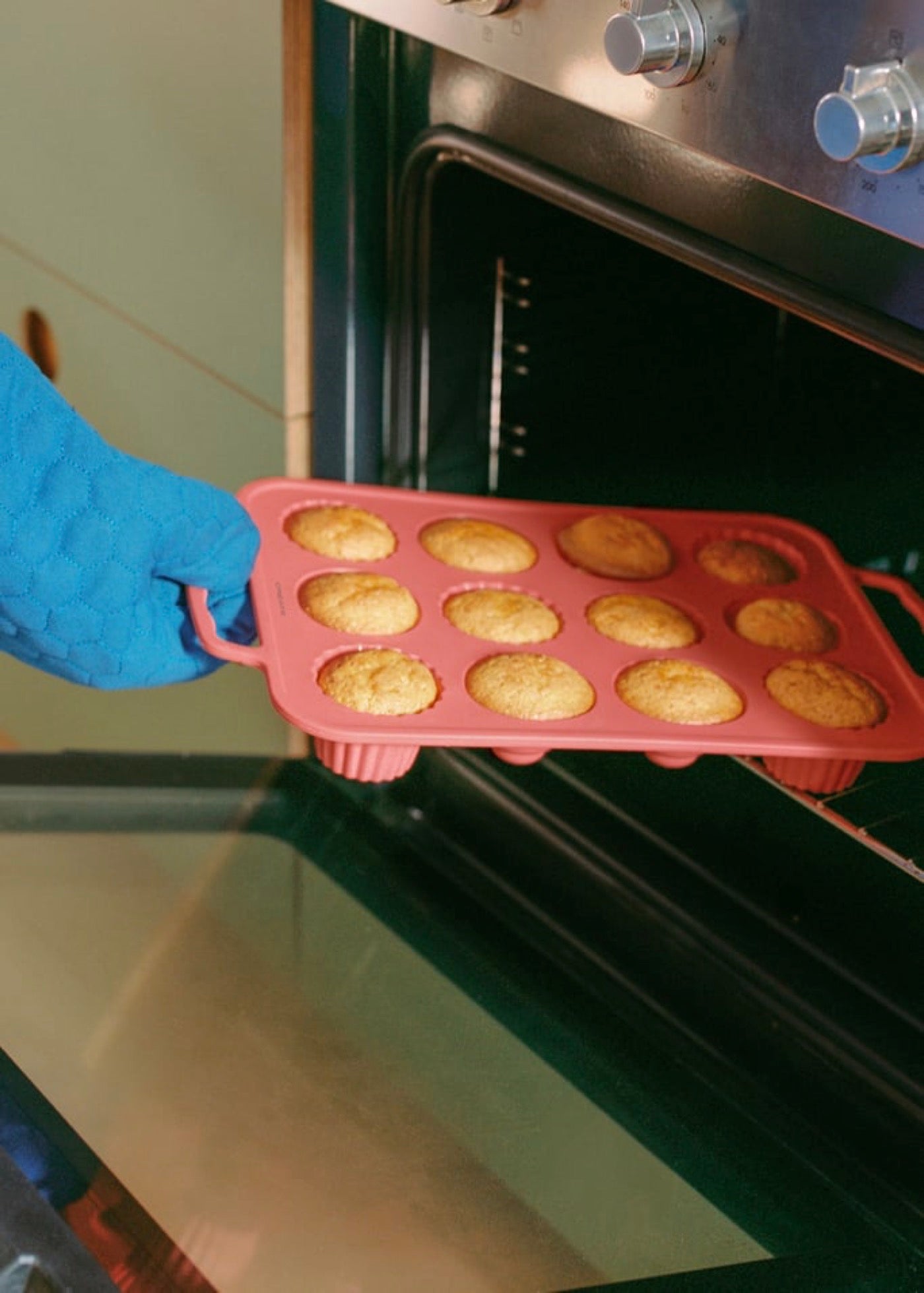 Kitchenware Studio - Silicone Mould - Cupcakes