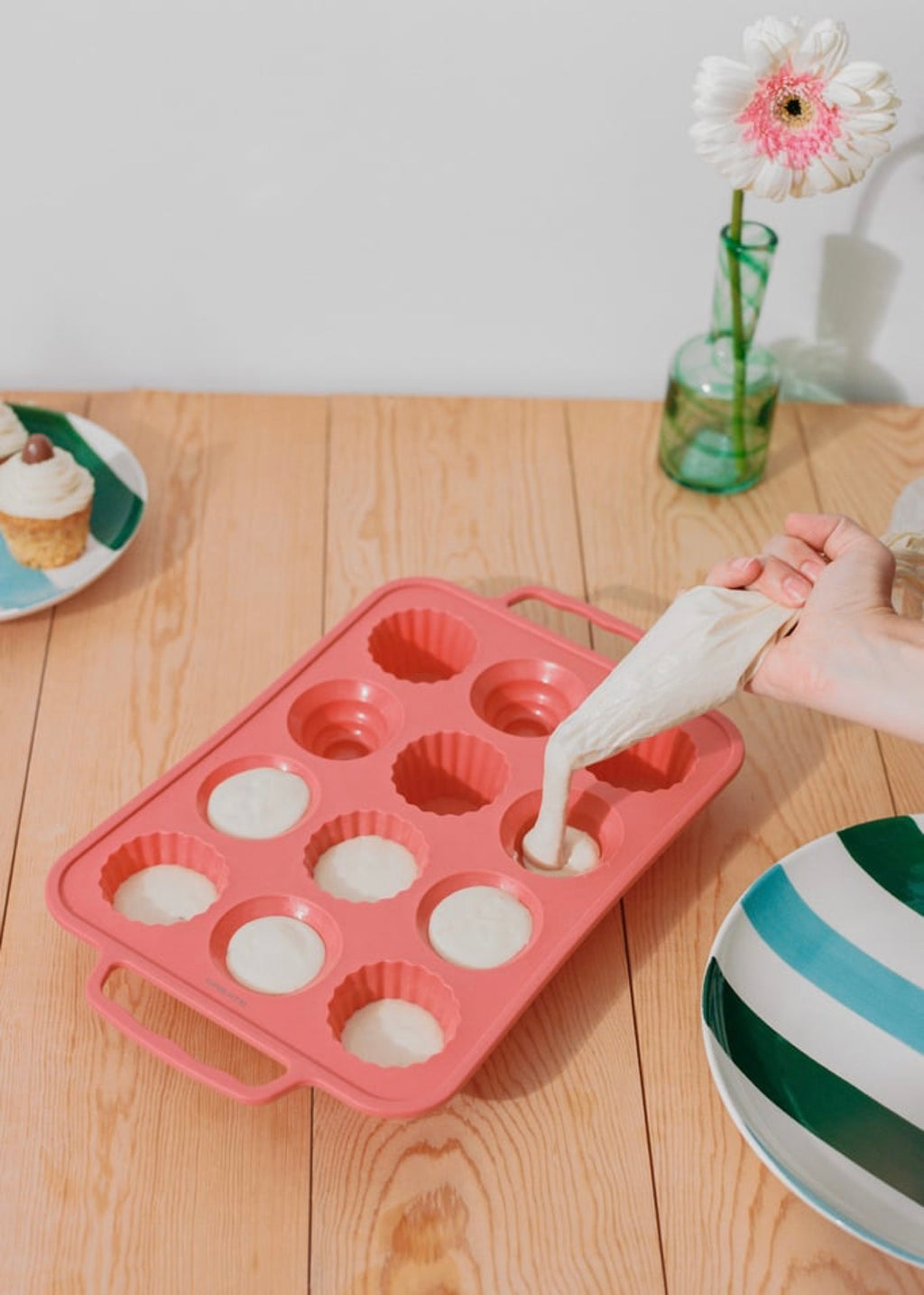 Kitchenware Studio - Silicone Mould - Cupcakes