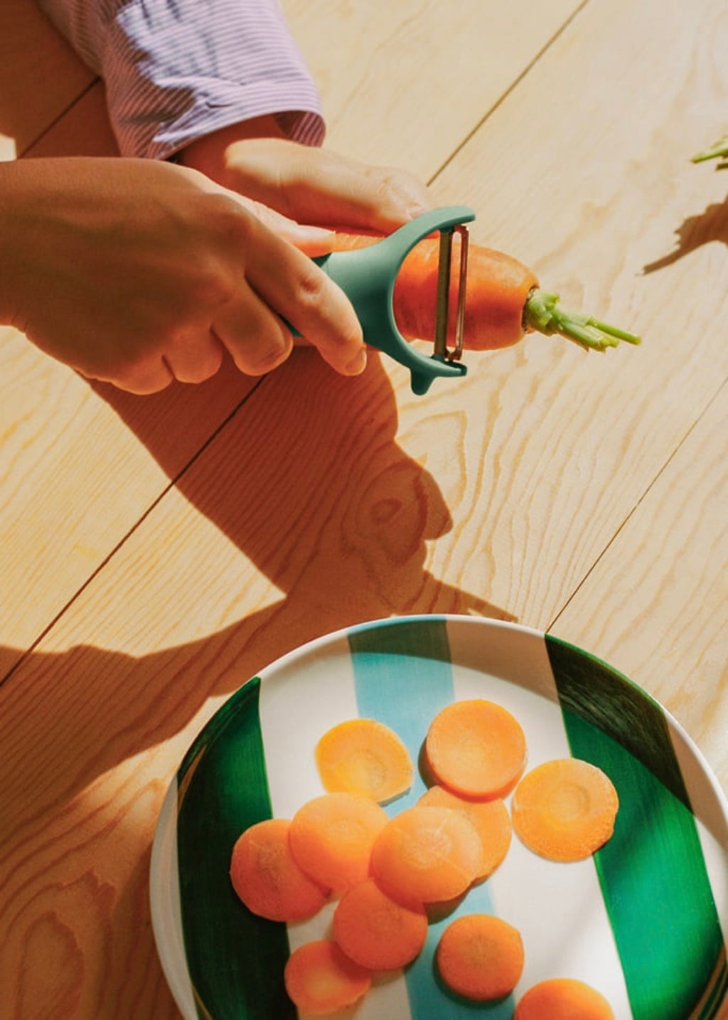 Kitchenware Studio - Éplucheur Fruits & Légumes Forme Y - Sauge