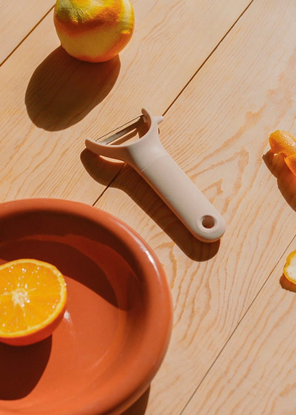 Kitchenware Studio - Y-Shaped Fruit & Vegetable Peeler - Sand