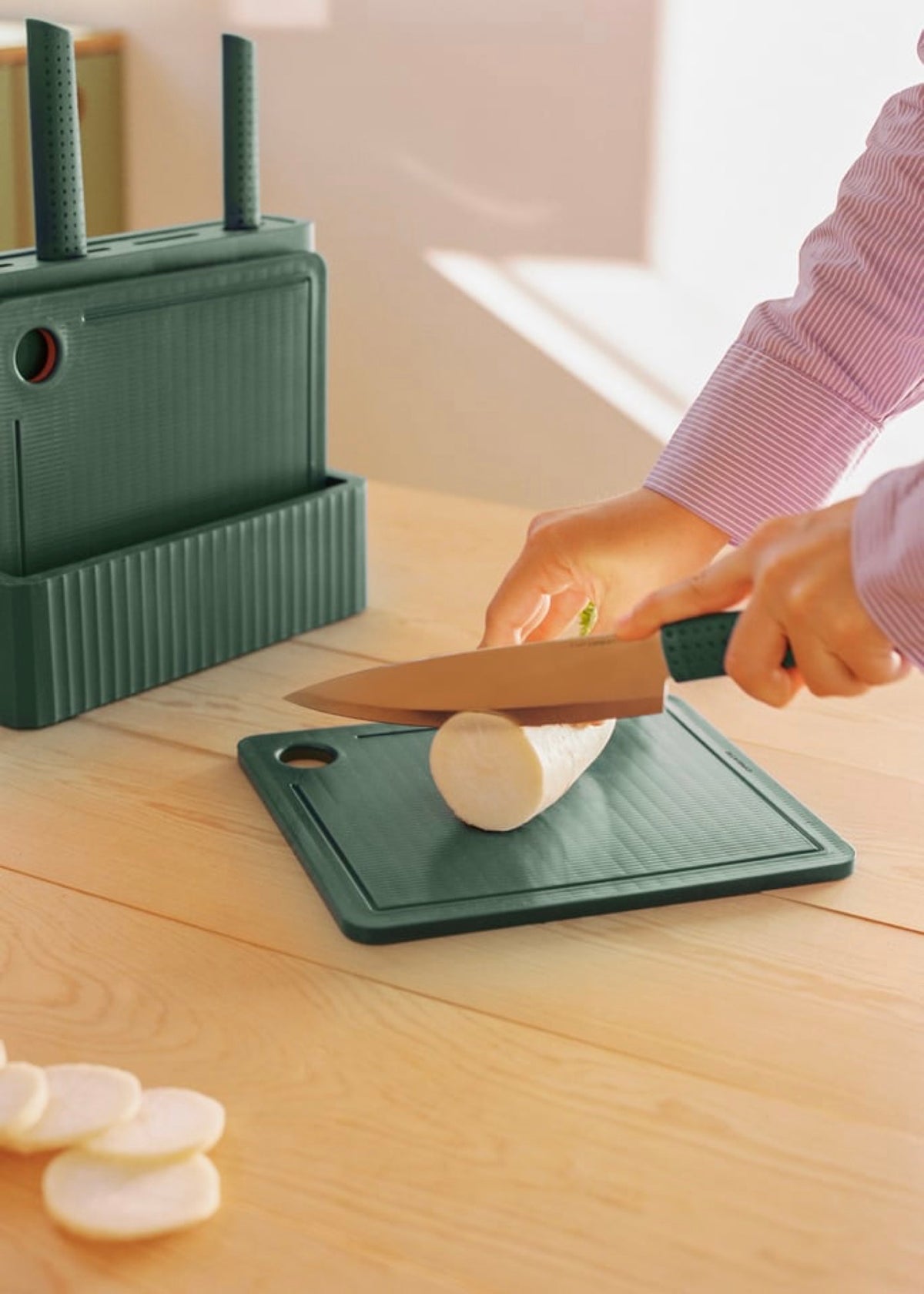 Kitchenware Studio - Set of 2 Chopping Boards + 4 Kitchen Knives - Sage