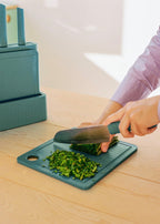 Kitchenware Studio - Set of 2 Chopping Boards + 4 Kitchen Knives - Sage