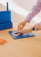 Kitchenware Studio - Set de 2 tablas de cortar + 4 cuchillos de cocina - Azul cobalto