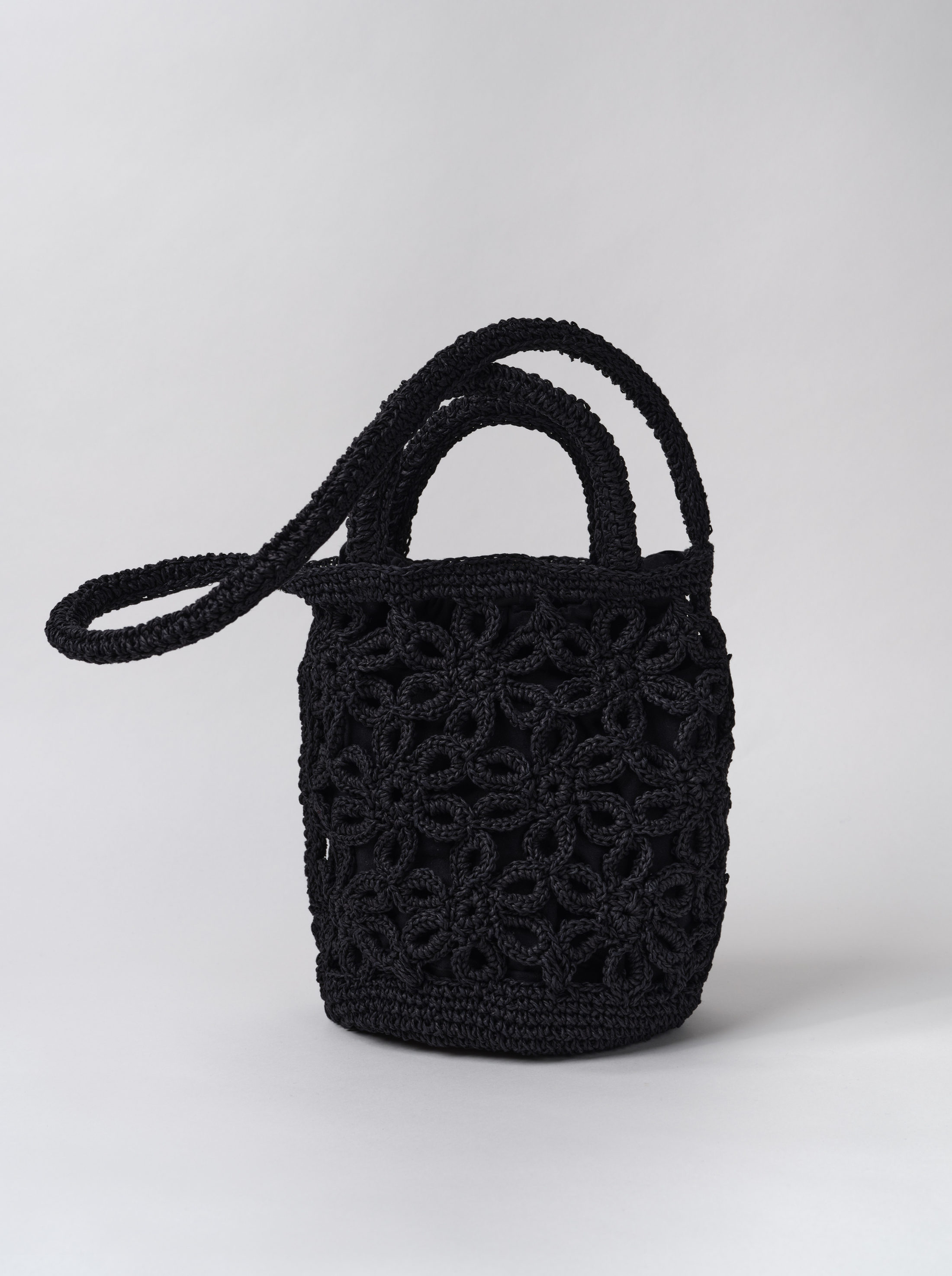 Sac Black Raphia Flower