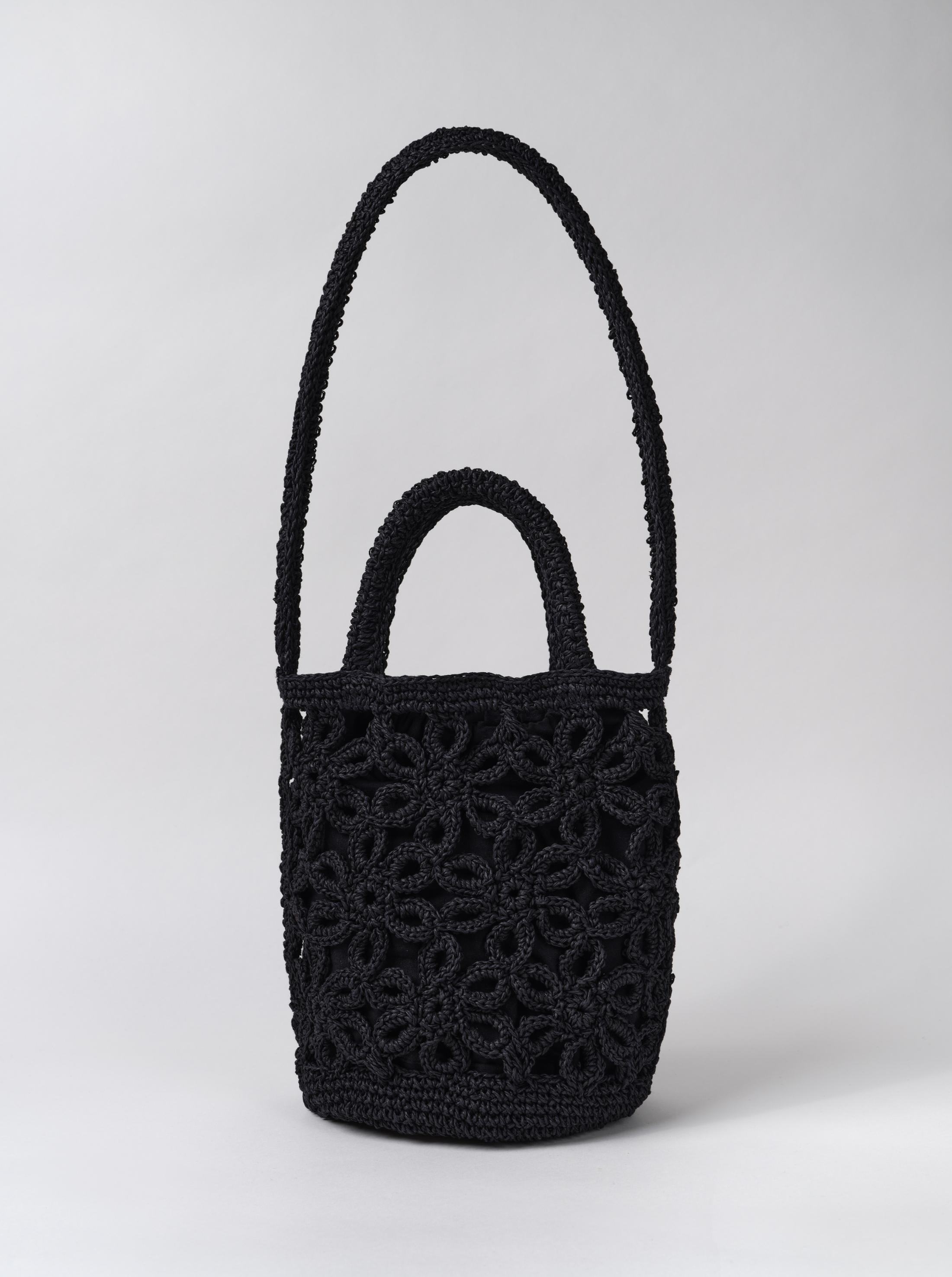 Sac Black Raphia Flower