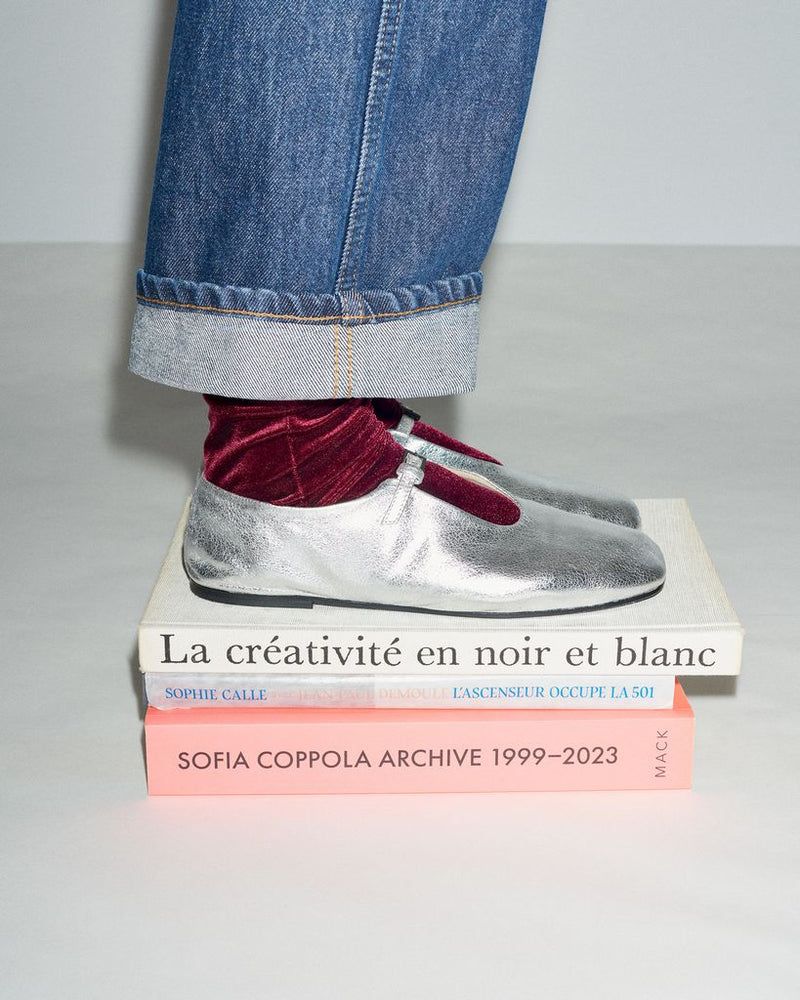 1 Chaussette, 1 Collant Uni, 1 Collant Motif, 1 Pochon Etam