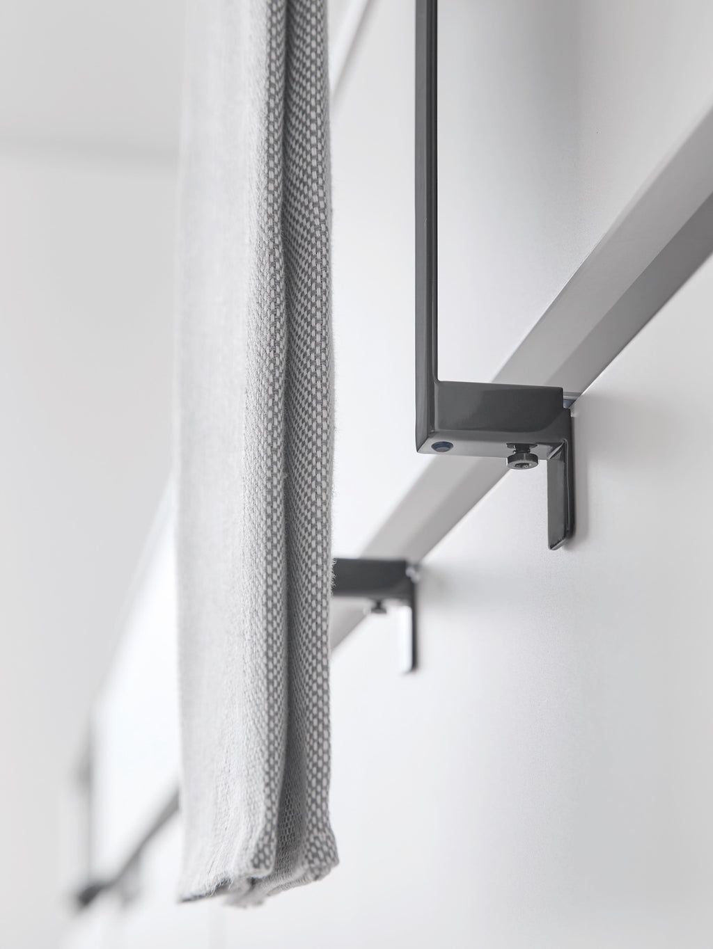 Toallero Flotante Tower - Negro