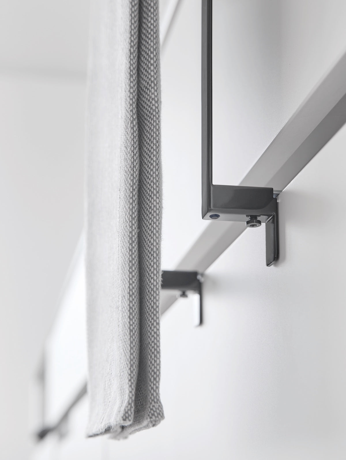 Toallero Flotante Tower - Negro