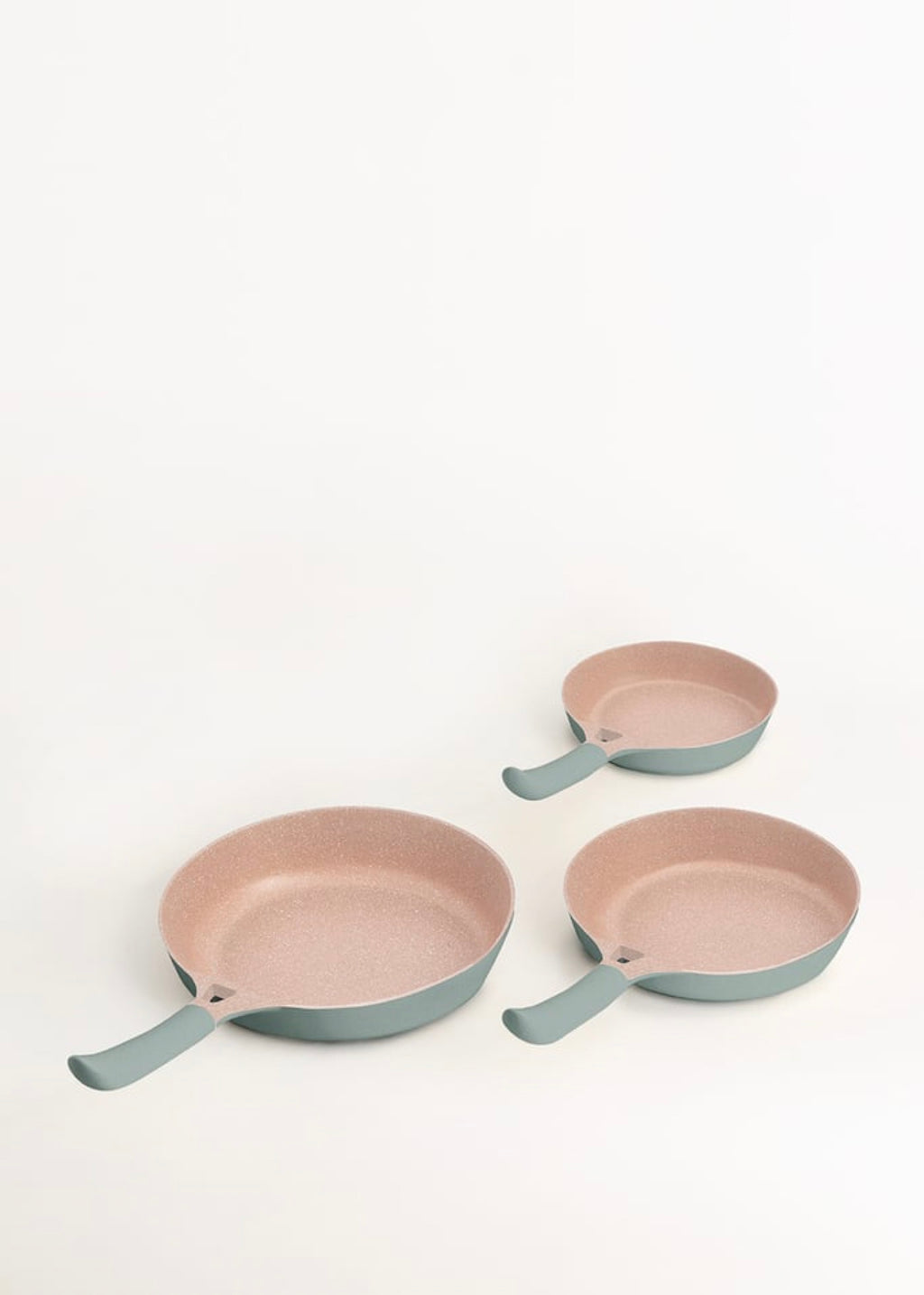 Batería De Cocina - 3 Sartenes PAN STUDIO, 2 Cacerolas POT STUDIO & Kit De Utensilios KITCHENWARE STUDIO - Salvia