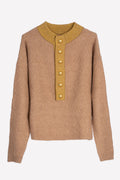 Michonet – Pull Golden Collar Beige, pull en maille beige avec col et patte de boutonnage dorés