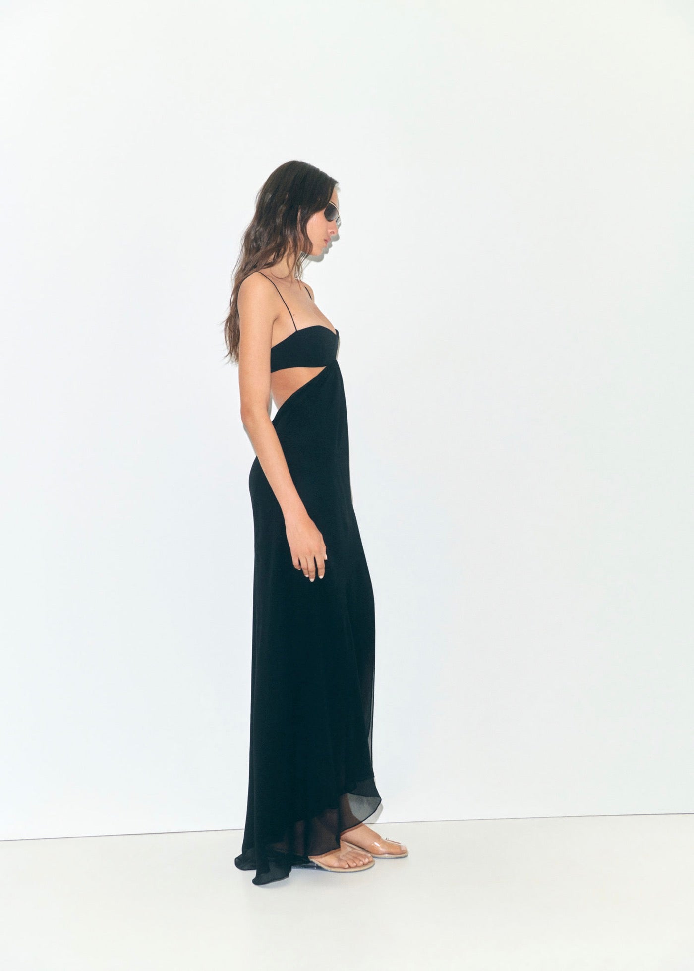 Robe À Découpes Bas Asymétrique