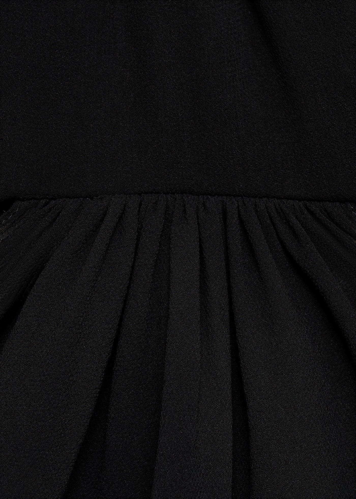 Robe À Découpes Bas Asymétrique