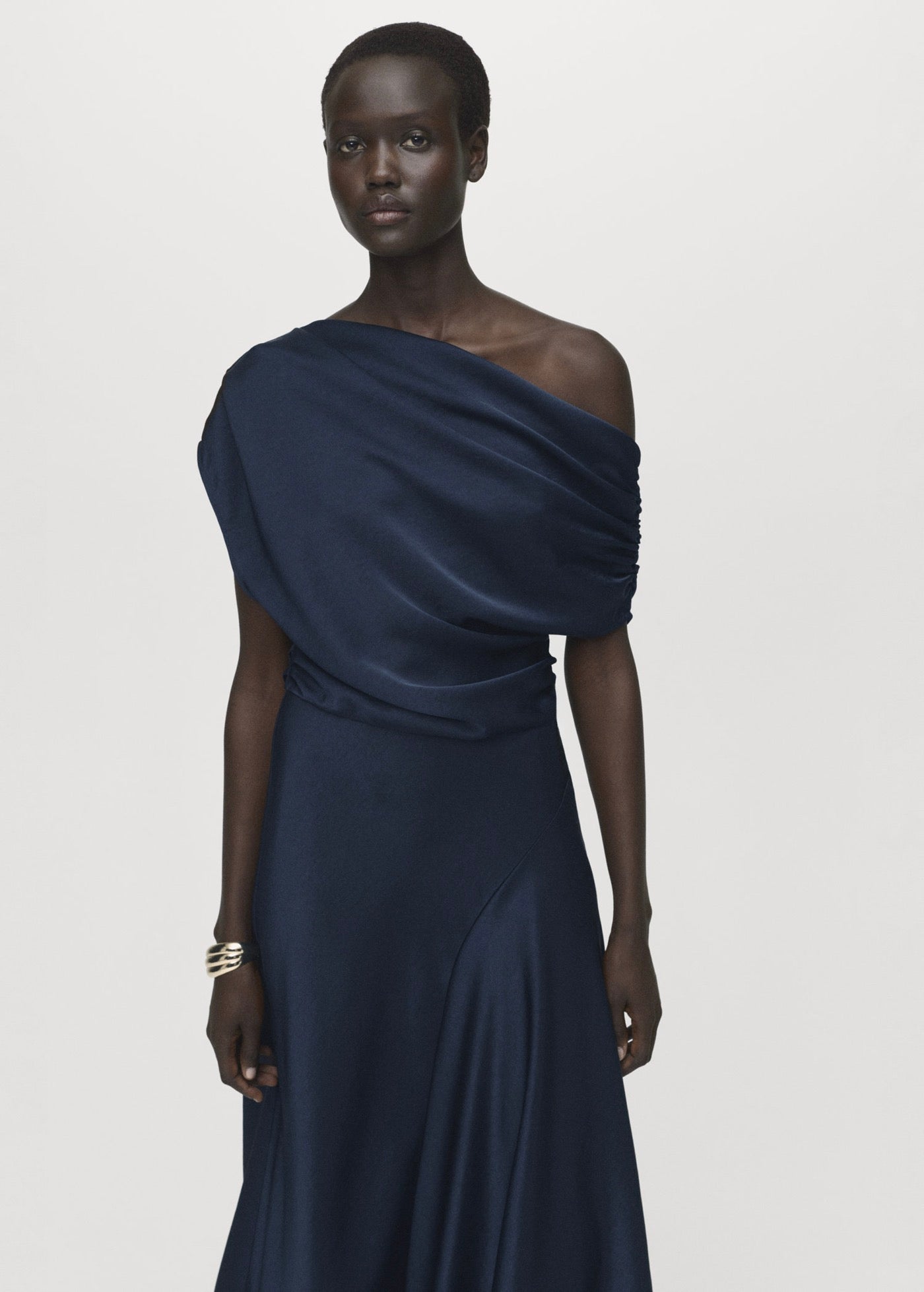 Robe Satinée Asymétrique