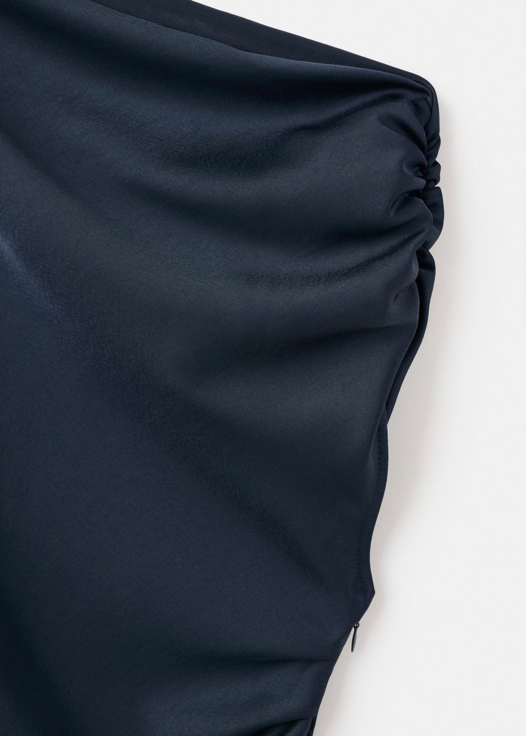 Robe Satinée Asymétrique