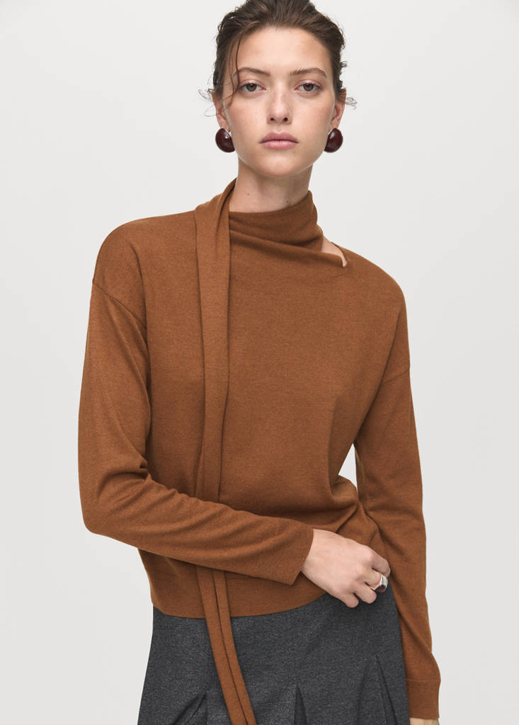 Pull Maille Fine Et Foulard