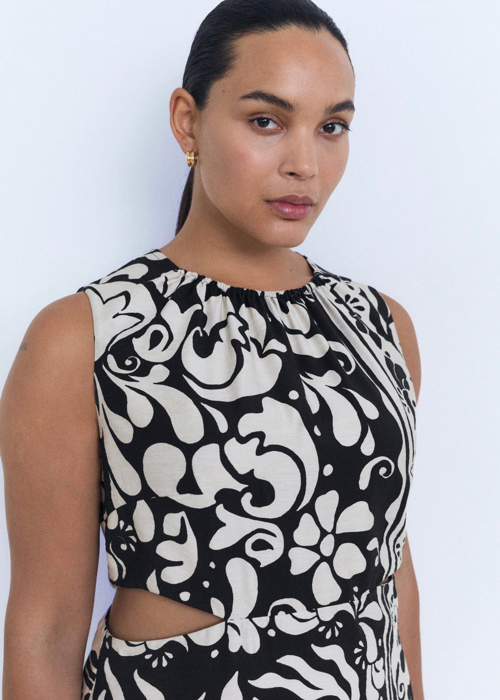 Robe Midi Cut-Out
