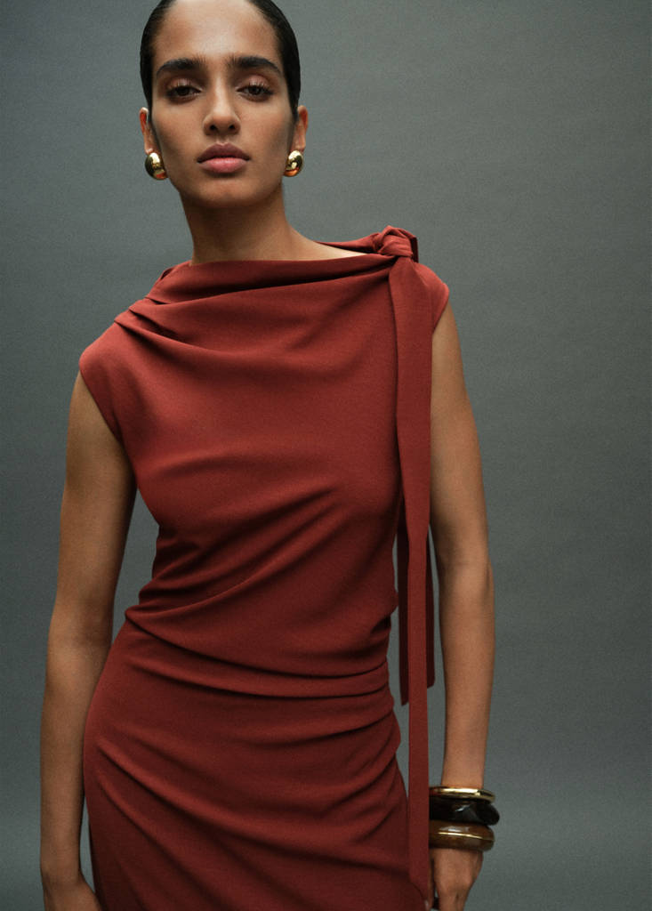 Robe Froncée Détail Ns_x0001_Ud
