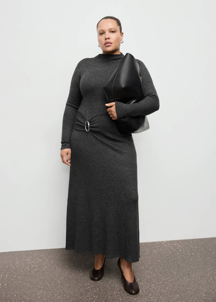 Robe En Maille Fine Avec Détails Métalliques