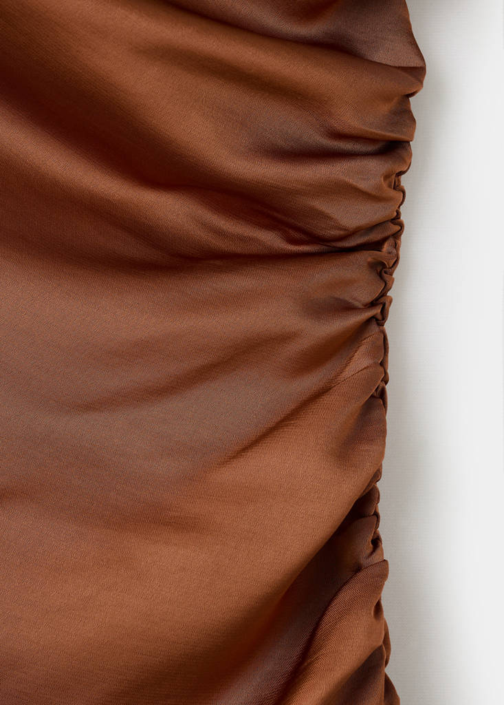 Robe Satinée Asymétrique