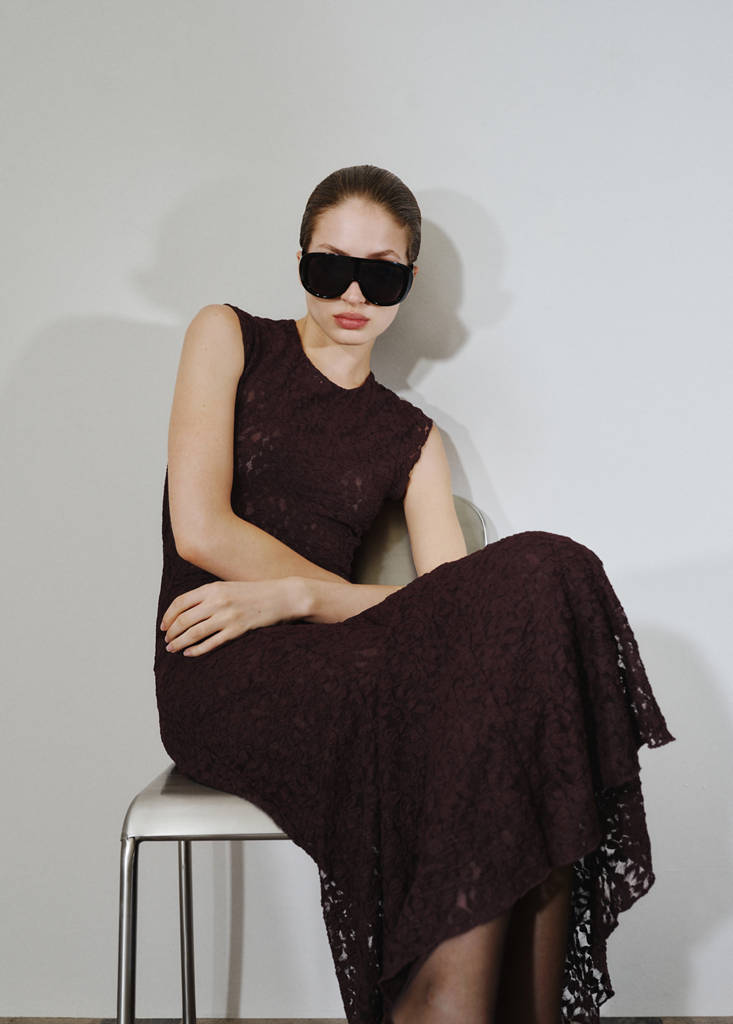 Robe Dentelle Asymétrique