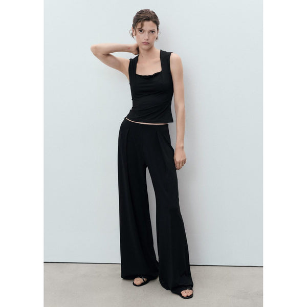 Top ajustado con tirantes anchos