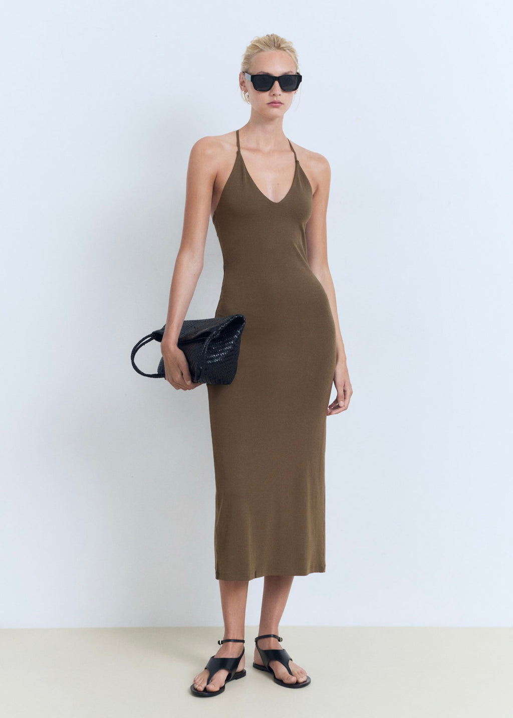 Robe Midi Décolletée Dans Le Dos