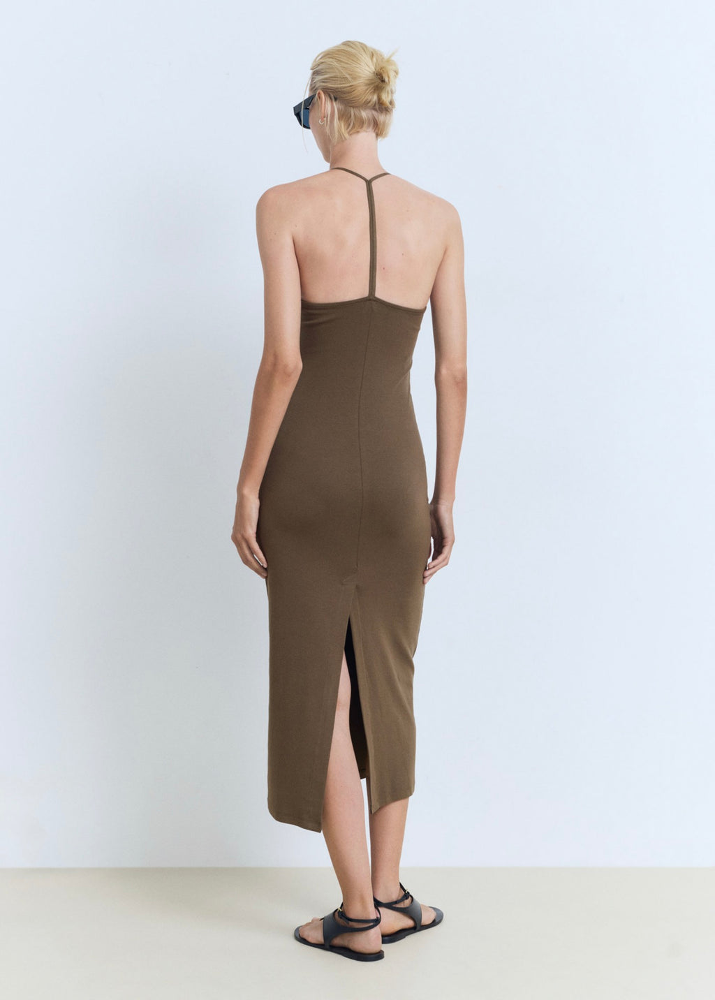 Robe Midi Décolletée Dans Le Dos