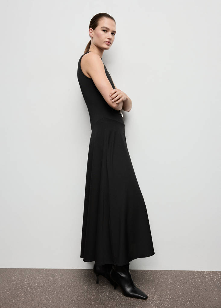 Robe Plissée Et Évasée
