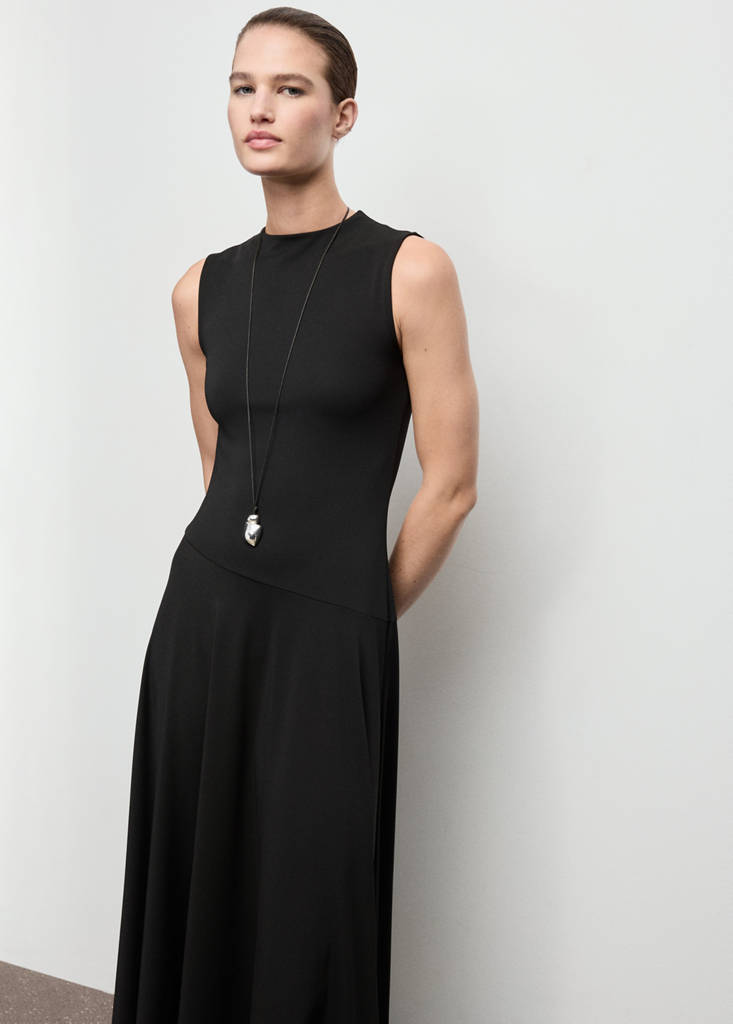 Robe Plissée Et Évasée