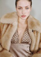 Robe Satinée Encolure Paillettes