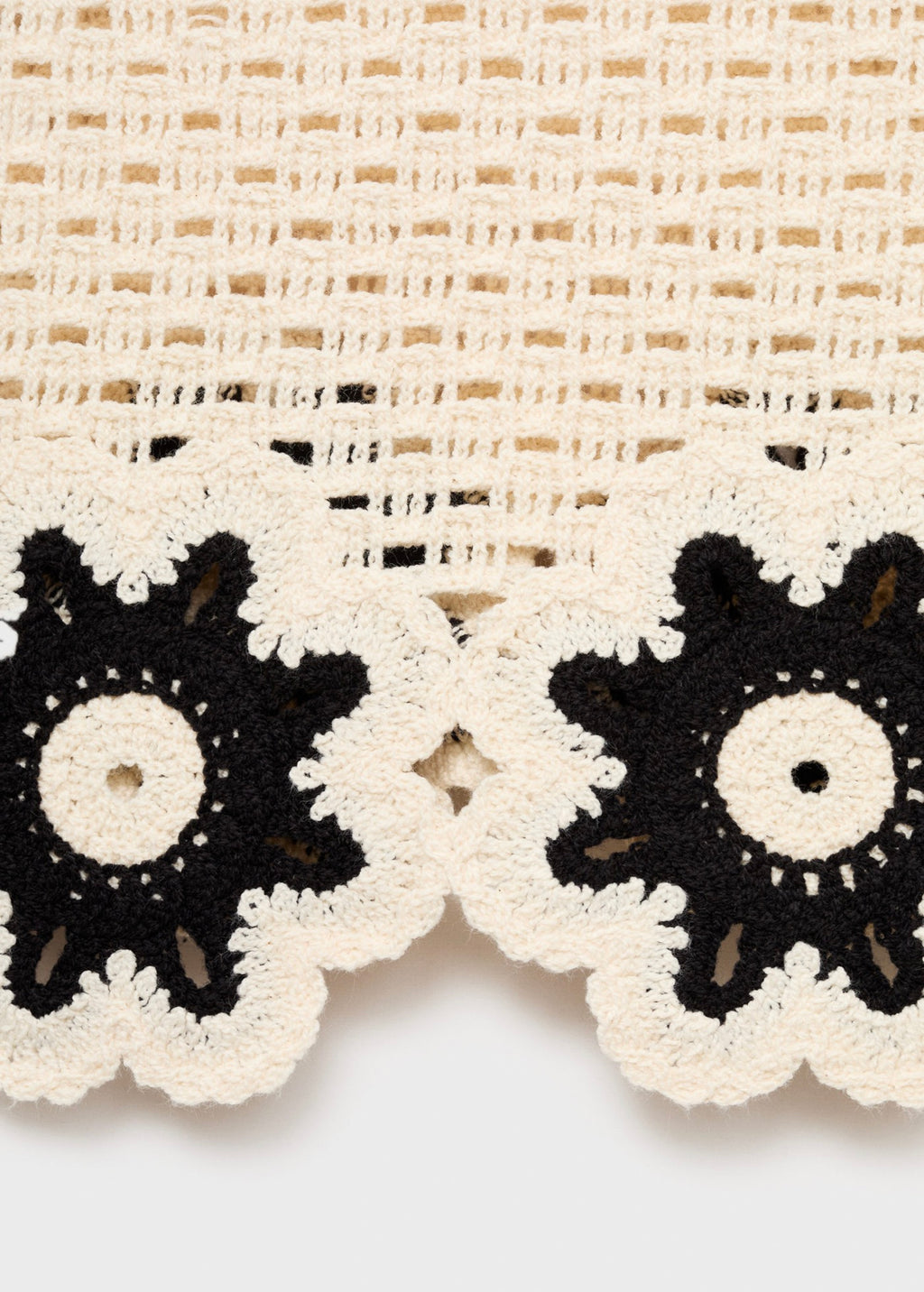 Top En Crochet Finitions À Fleurs