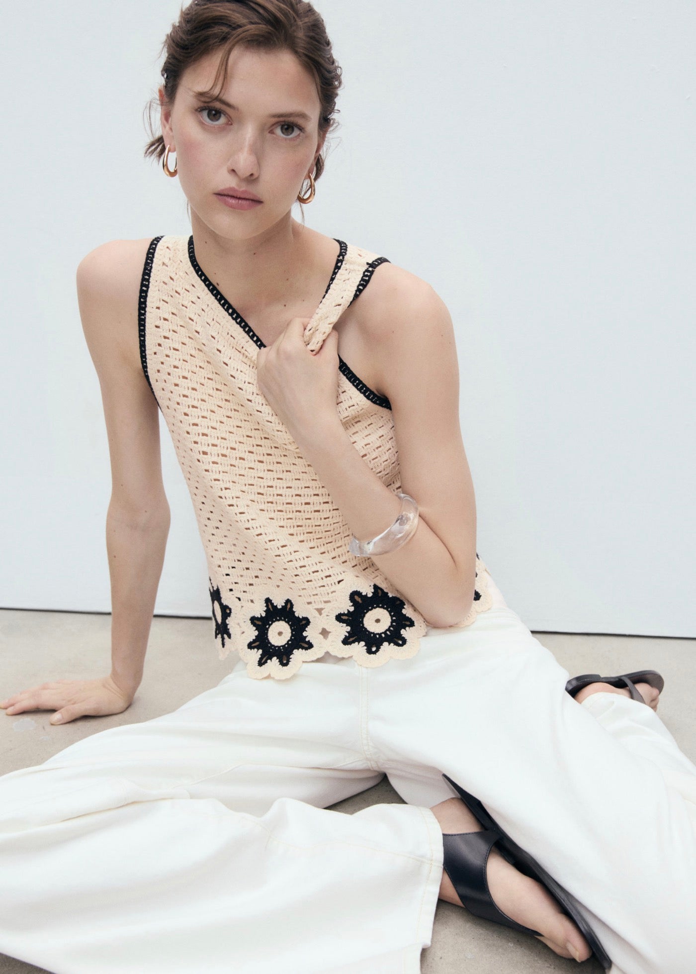 Top En Crochet Finitions À Fleurs