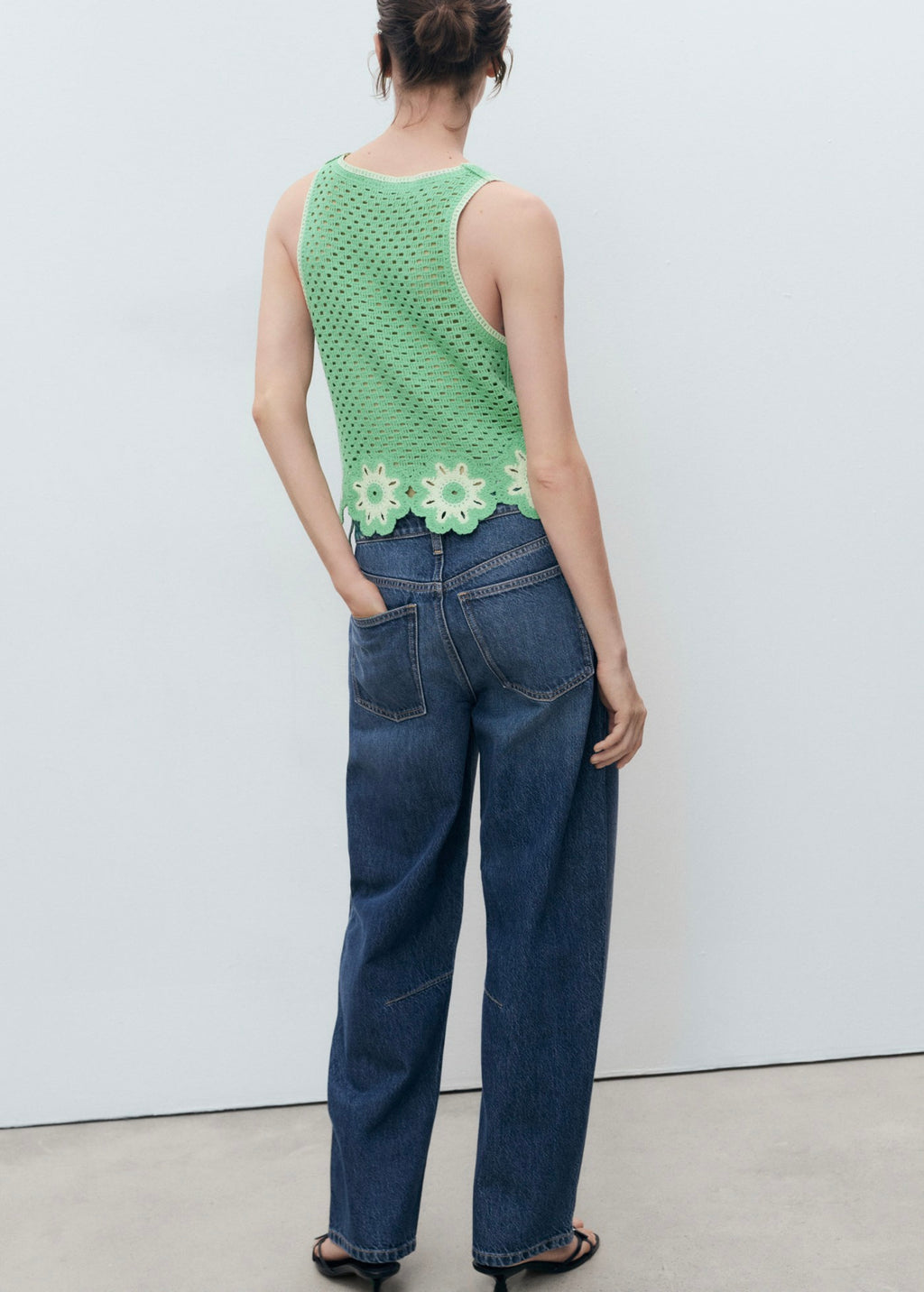 Top En Crochet Finitions À Fleurs