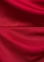 Robe Asymétrique Satinée Avec Fronce Latérale