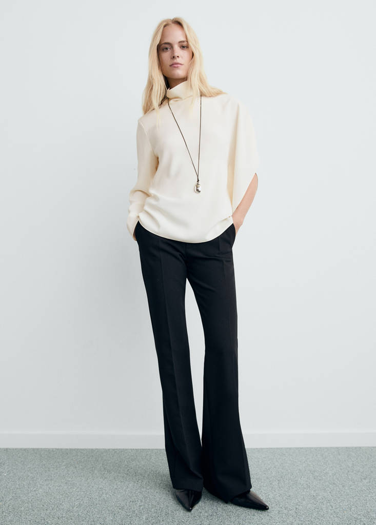 Blouse Col Montant Manches Asymétriques