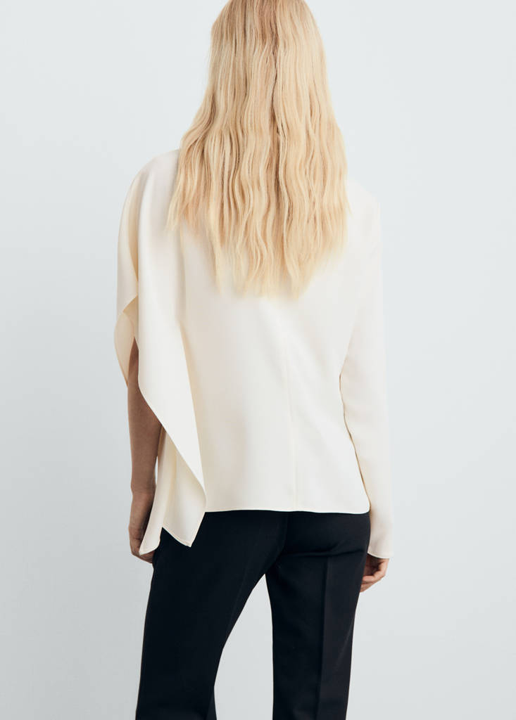Blouse Col Montant Manches Asymétriques