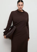 Robe Froncée Avec Col Drapé
