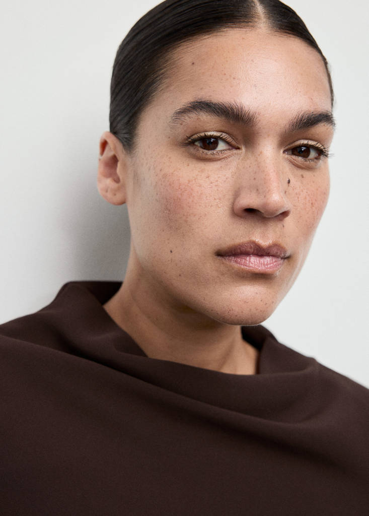 Robe Froncée Avec Col Drapé