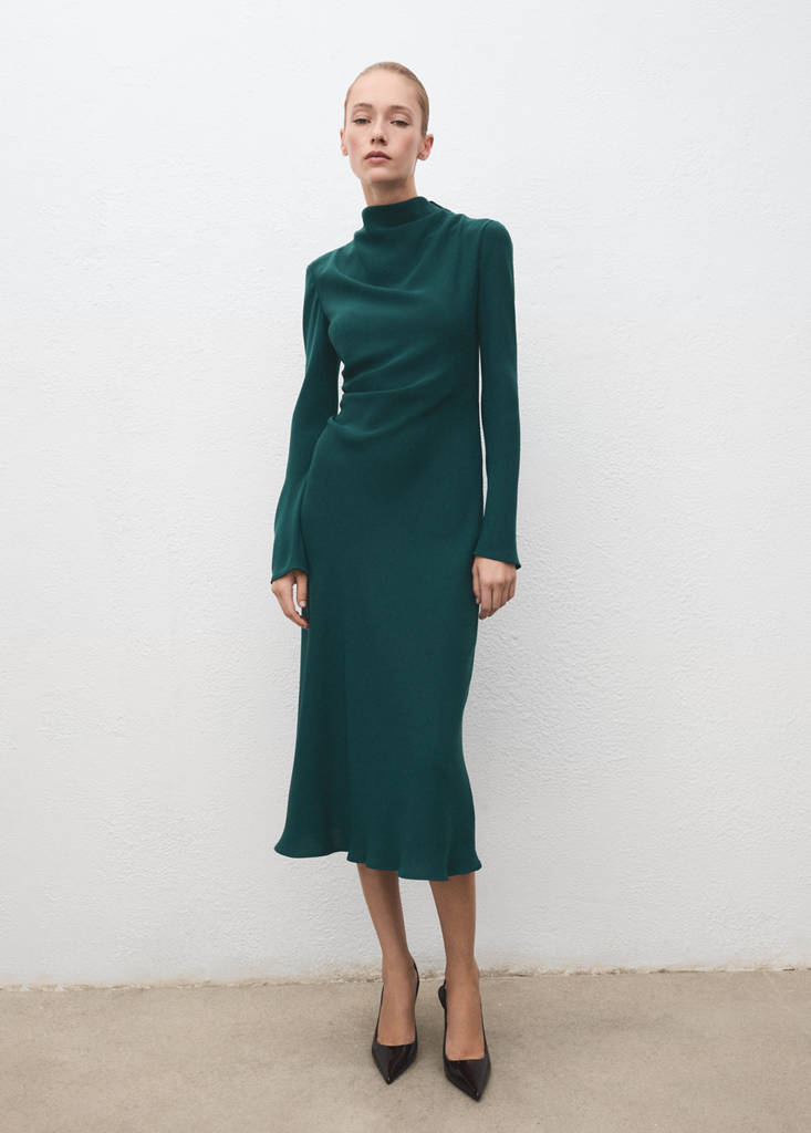 Robe Froncée Avec Col Drapé