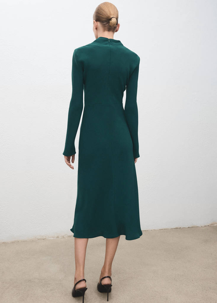 Robe Froncée Avec Col Drapé