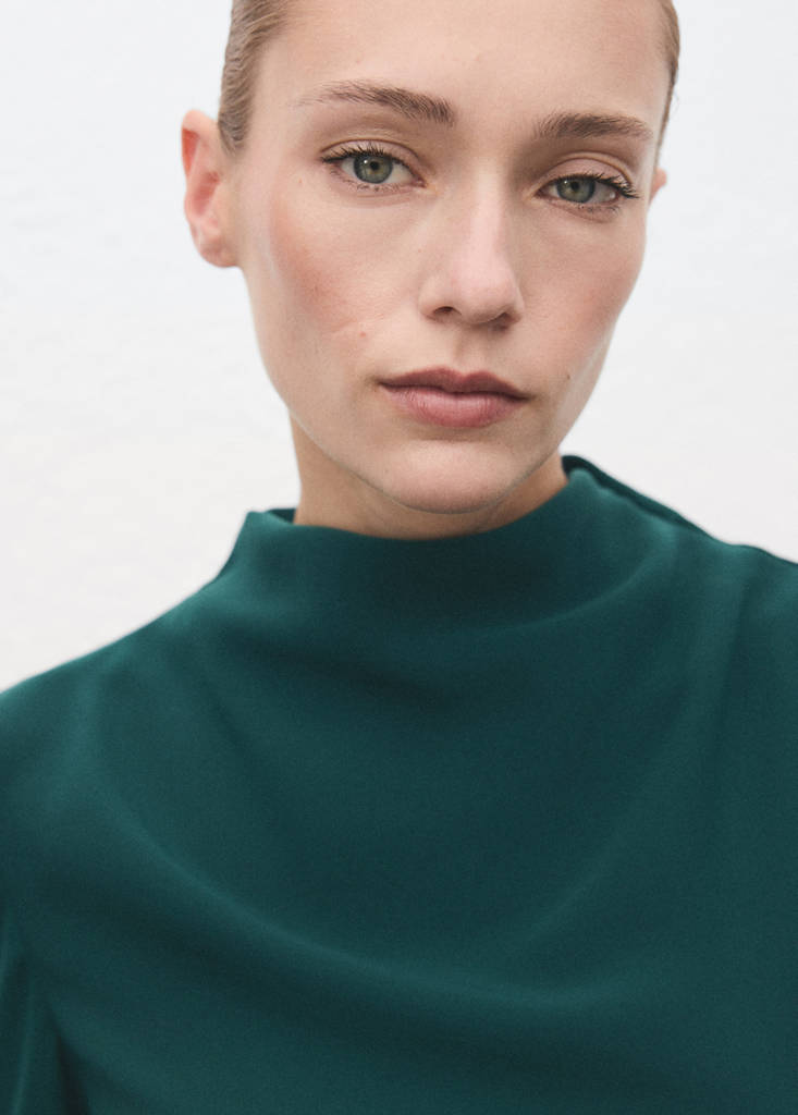 Robe Froncée Avec Col Drapé