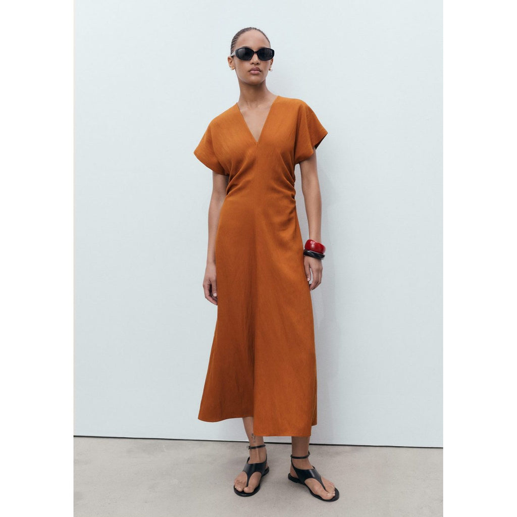 Robe Broom - Brown