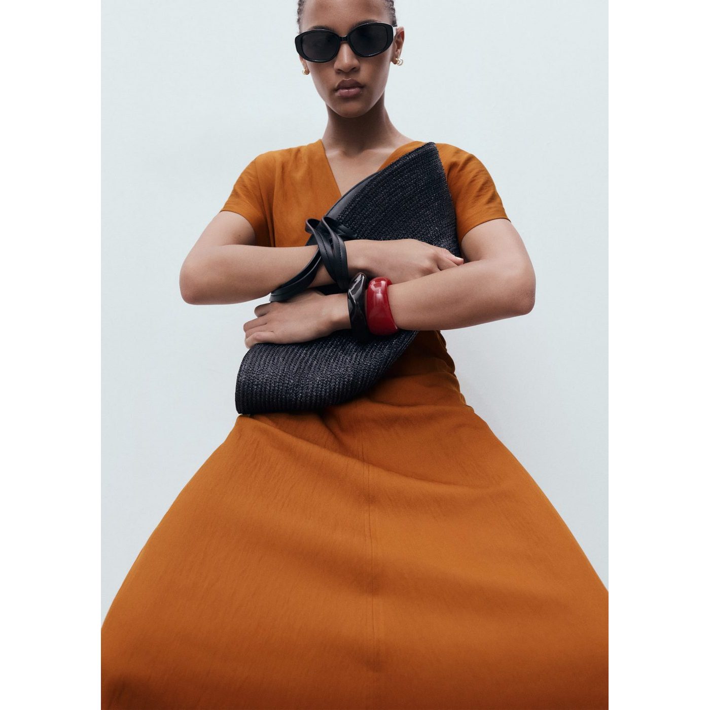 Robe Broom - Brown