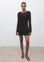 Robe Crochet Décolletée Dans Le Dos
