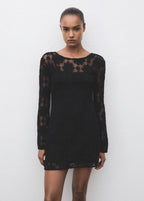 Robe Crochet Décolletée Dans Le Dos