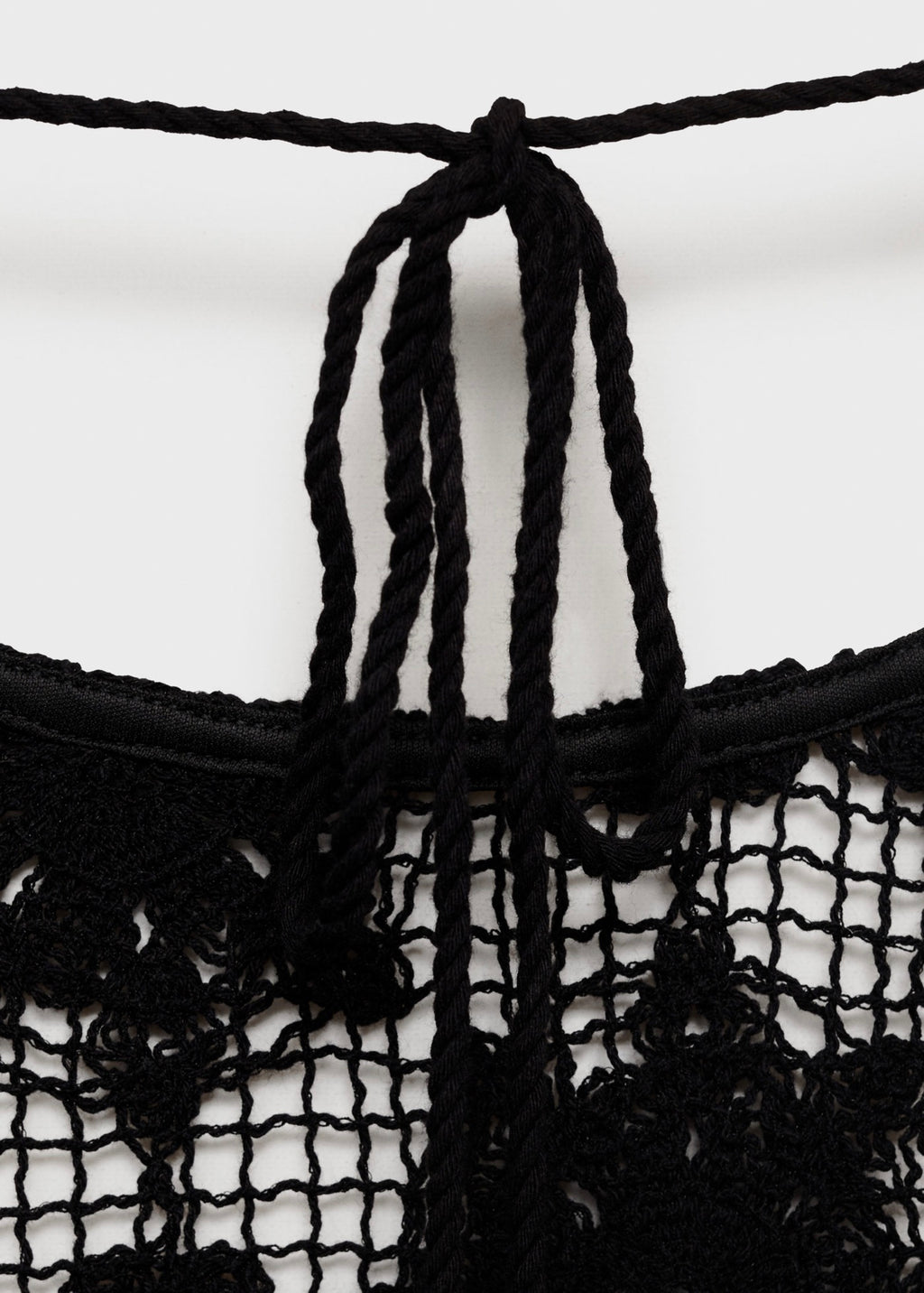 Robe Crochet Décolletée Dans Le Dos